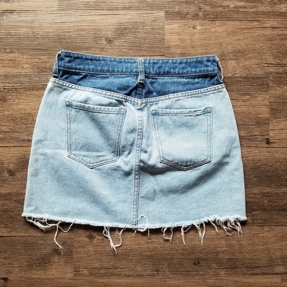 Pacsun Two Toned Denim Skirt - Picture 2 of 3
